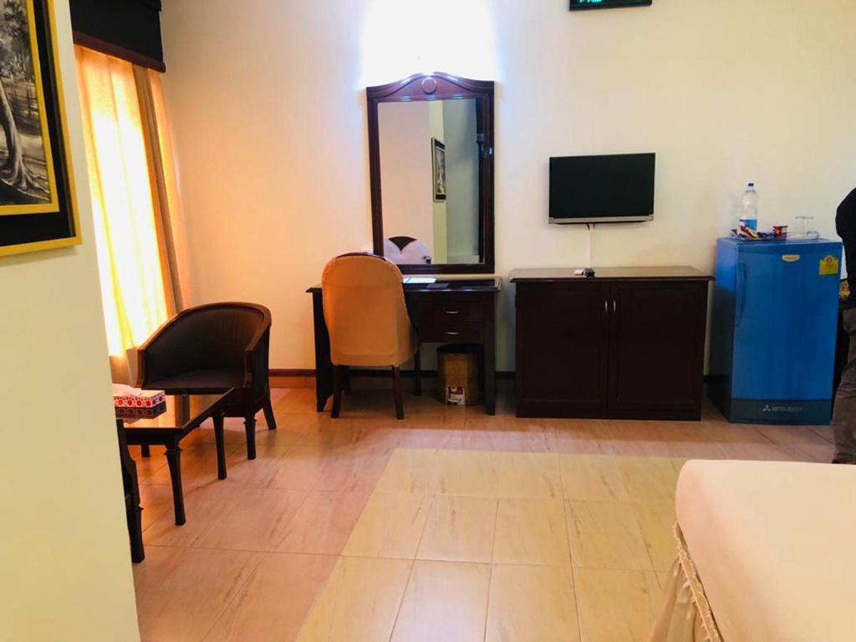 Grand Park Hotel Chittagong Buitenkant foto