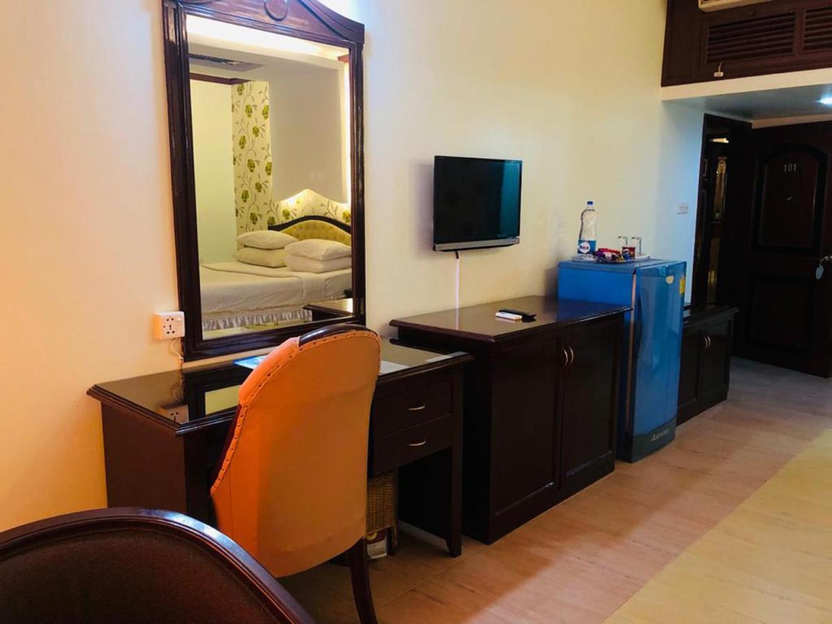 Grand Park Hotel Chittagong Buitenkant foto